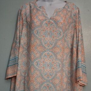 Violet & Claire size 2X women's peach and blue 3/4 sleeve Y-neckline tunic top.